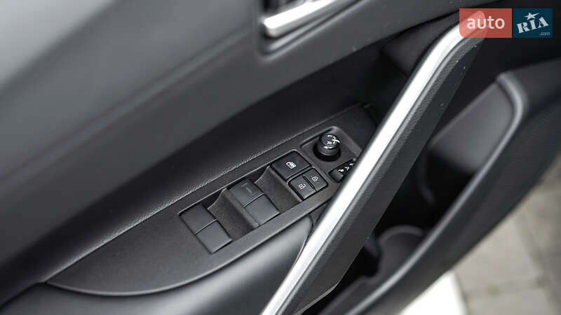 Позашляховик / Кросовер Toyota Corolla Cross 2024 в Львові