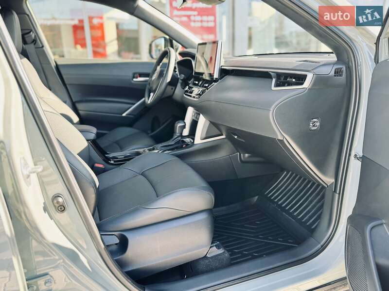Позашляховик / Кросовер Toyota Corolla Cross 2023 в Тернополі