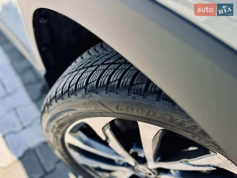 Позашляховик / Кросовер Toyota Corolla Cross 2023 в Тернополі