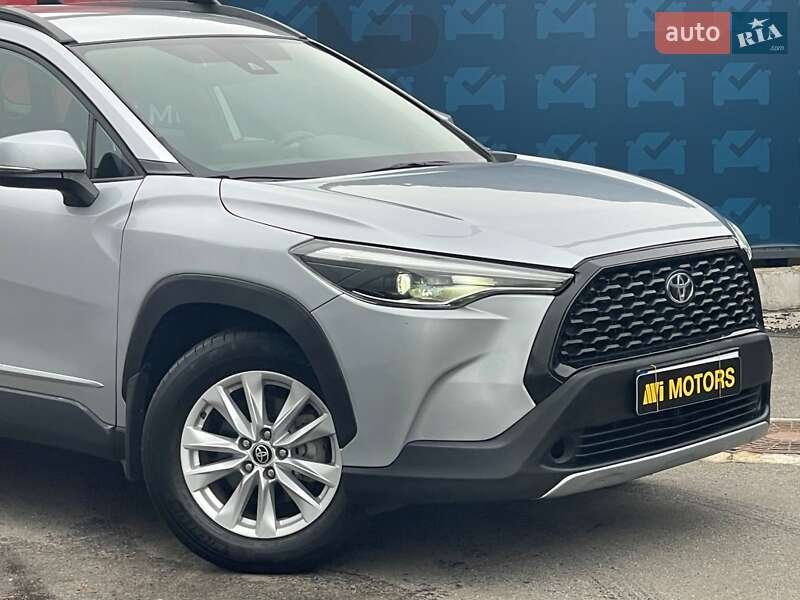 Внедорожник / Кроссовер Toyota Corolla Cross 2022 в Киеве