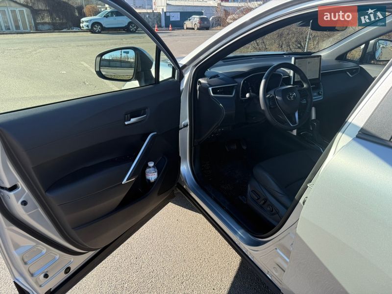 Внедорожник / Кроссовер Toyota Corolla Cross 2024 в Киеве