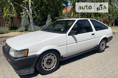 Хетчбек Toyota Corolla Levin 1984 в 