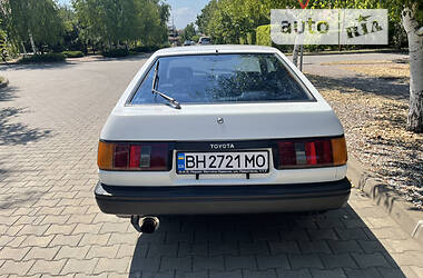 Хетчбек Toyota Corolla Levin 1984 в 