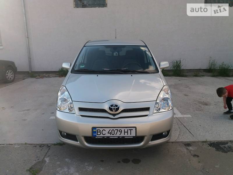 Універсал Toyota Corolla Verso 2006 в Львові