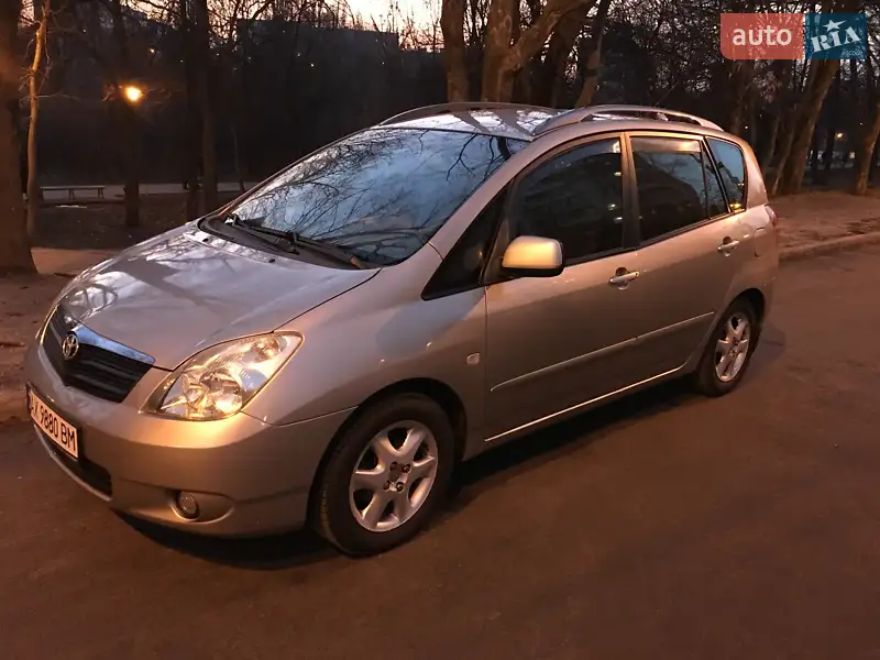Toyota Corolla Verso 2003