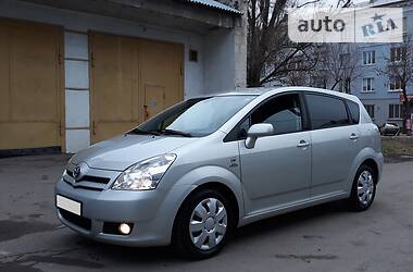 Мінівен Toyota Corolla Verso 2006 в Лутугиному