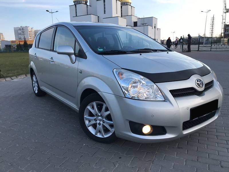 Універсал Toyota Corolla Verso 2008 в 