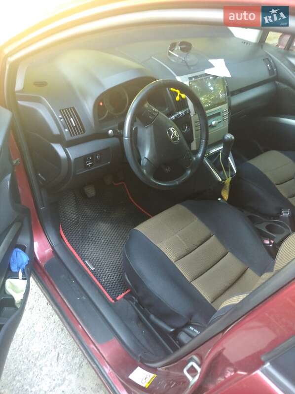 Мінівен Toyota Corolla Verso 2005 в Чернігові