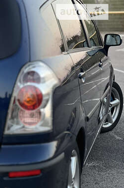 Минивэн Toyota Corolla Verso 2006 в 