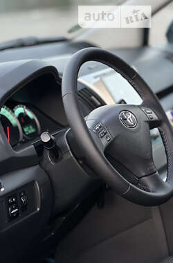 Минивэн Toyota Corolla Verso 2006 в 