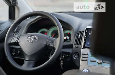 Минивэн Toyota Corolla Verso 2006 в 