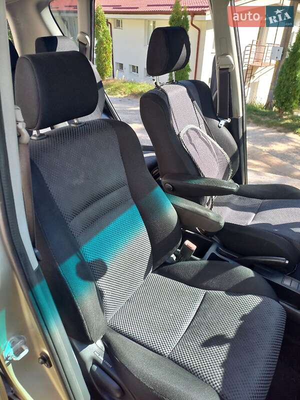 Минивэн Toyota Corolla Verso 2003 в Дружковке