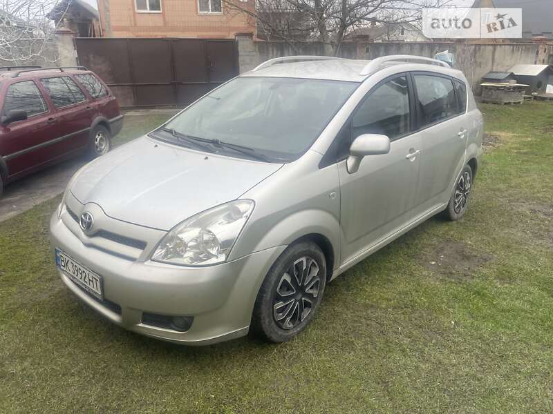 Минивэн Toyota Corolla Verso 2005 в Ровно