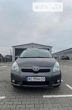 Минивэн Toyota Corolla Verso 2008 в Нововолынске