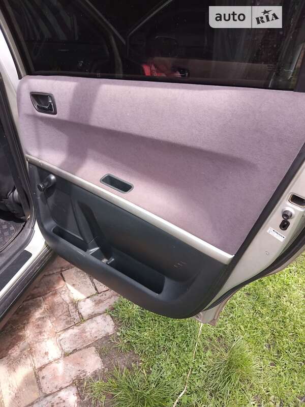 Мінівен Toyota Corolla Verso 2004 в Хоролі