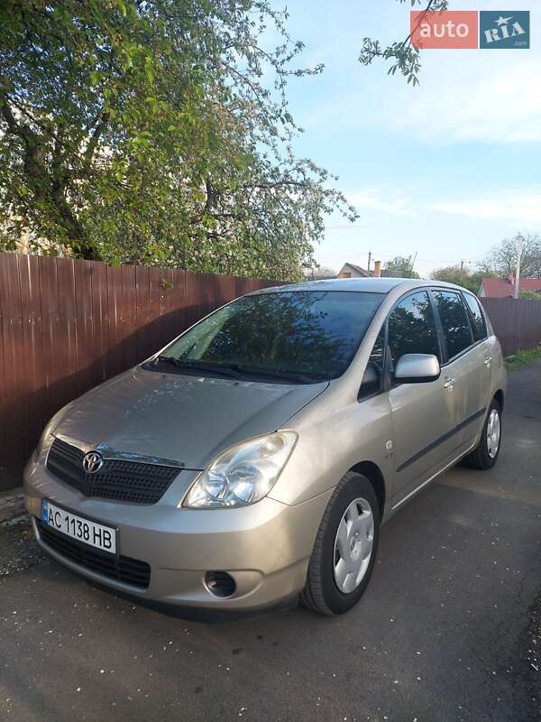 Мінівен Toyota Corolla Verso 2003 в Володимирі