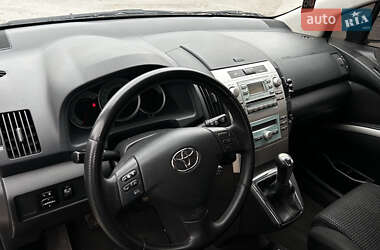 Минивэн Toyota Corolla Verso 2007 в 