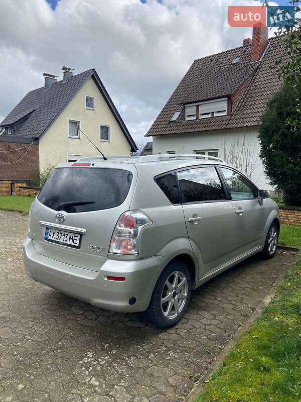 Минивэн Toyota Corolla Verso 2008 в Сарнах