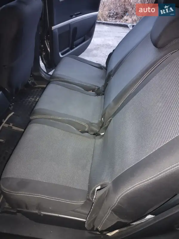 Toyota Corolla Verso 2004