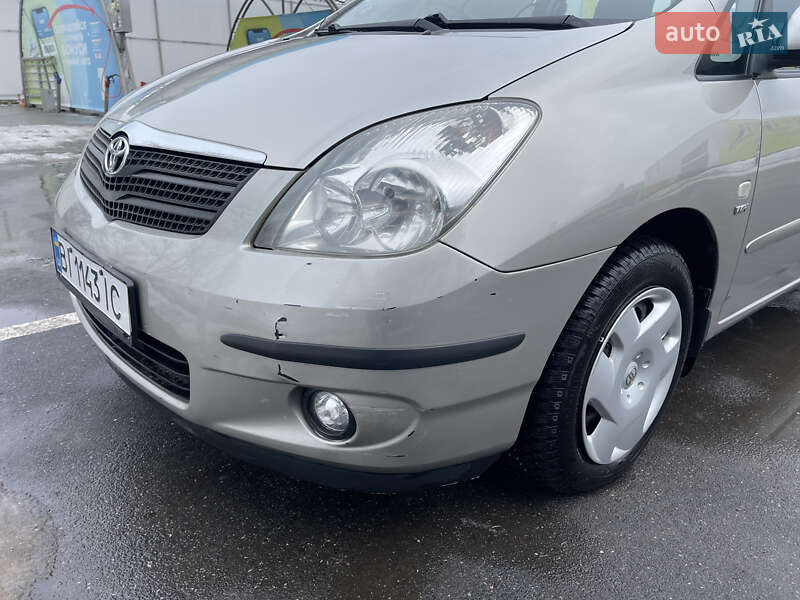 Минивэн Toyota Corolla Verso 2002 в Лубнах