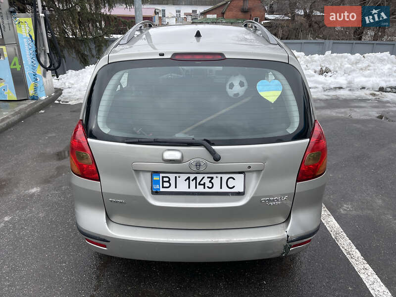 Минивэн Toyota Corolla Verso 2002 в Лубнах