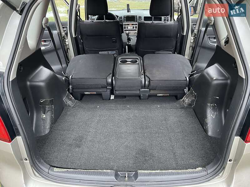 Минивэн Toyota Corolla Verso 2002 в Лубнах