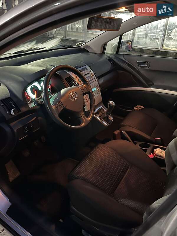 Минивэн Toyota Corolla Verso 2008 в Черновцах