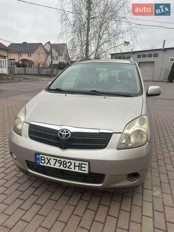 Мінівен Toyota Corolla Verso 2002 в 