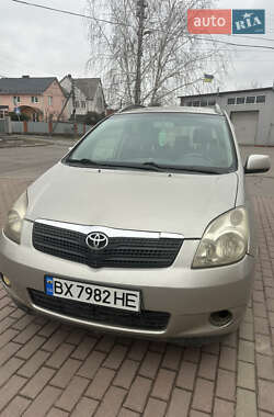 Мінівен Toyota Corolla Verso 2002 в 