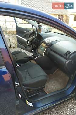 Минивэн Toyota Corolla Verso 2005 в 