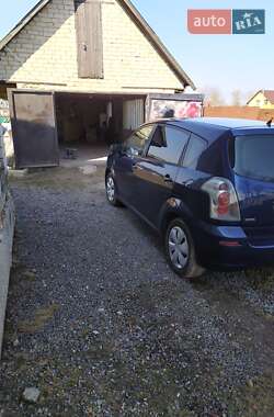 Минивэн Toyota Corolla Verso 2005 в 