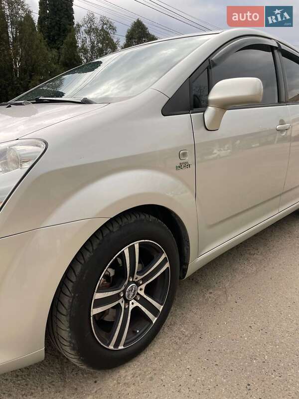 Минивэн Toyota Corolla Verso 2006 в Черновцах