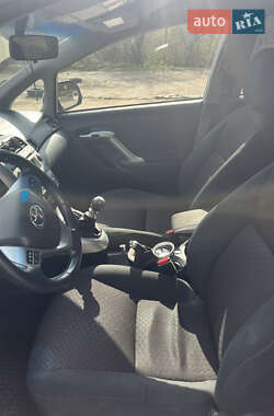 Минивэн Toyota Corolla Verso 2010 в 