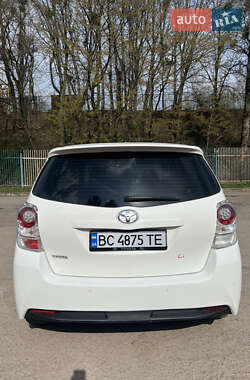 Минивэн Toyota Corolla Verso 2010 в 