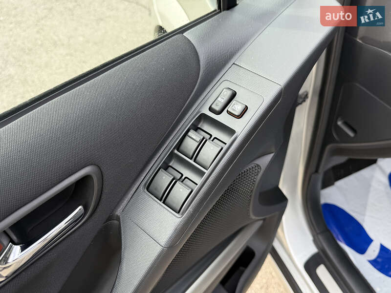 Мінівен Toyota Corolla Verso 2007 в Радивиліві фото 24 Мінівен Toyota Corolla Verso 2007 в Радивиліві