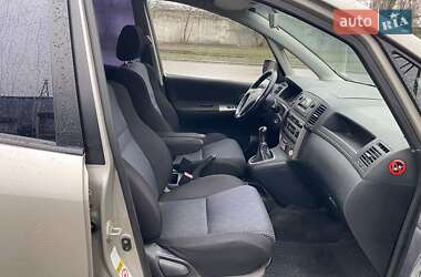 Минивэн Toyota Corolla Verso 2002 в 