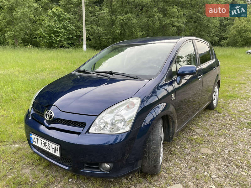 Toyota Corolla Verso 2004