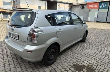 Минивэн Toyota Corolla Verso 2005 в 