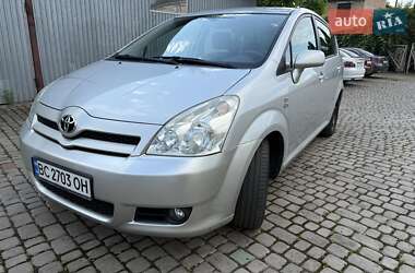 Минивэн Toyota Corolla Verso 2005 в 