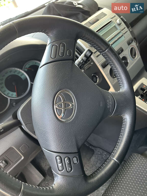 Минивэн Toyota Corolla Verso 2008 в Ромнах