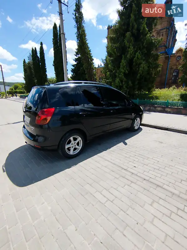 Toyota Corolla Verso 2003