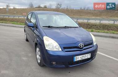 Минивэн Toyota Corolla Verso 2005 в Новых Санжарах
