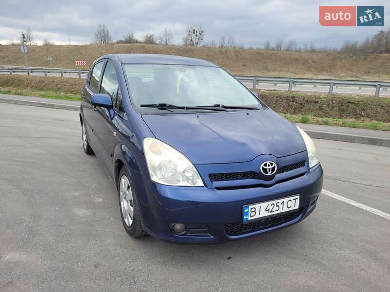 Toyota Corolla Verso 2005