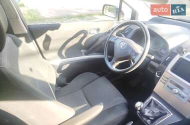 Минивэн Toyota Corolla Verso 2006 в 