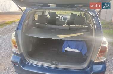 Минивэн Toyota Corolla Verso 2006 в 