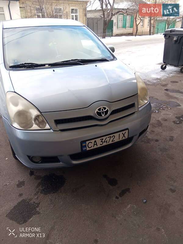Toyota Corolla Verso 2004