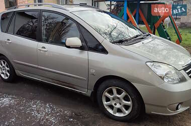 Минивэн Toyota Corolla Verso 2003 в Кривом Озере