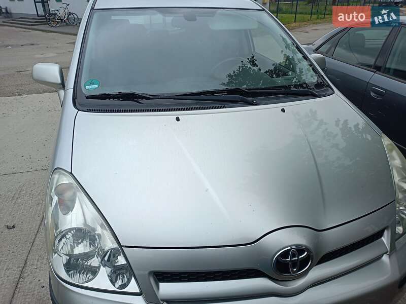 Мінівен Toyota Corolla Verso 2005 в Дніпрі