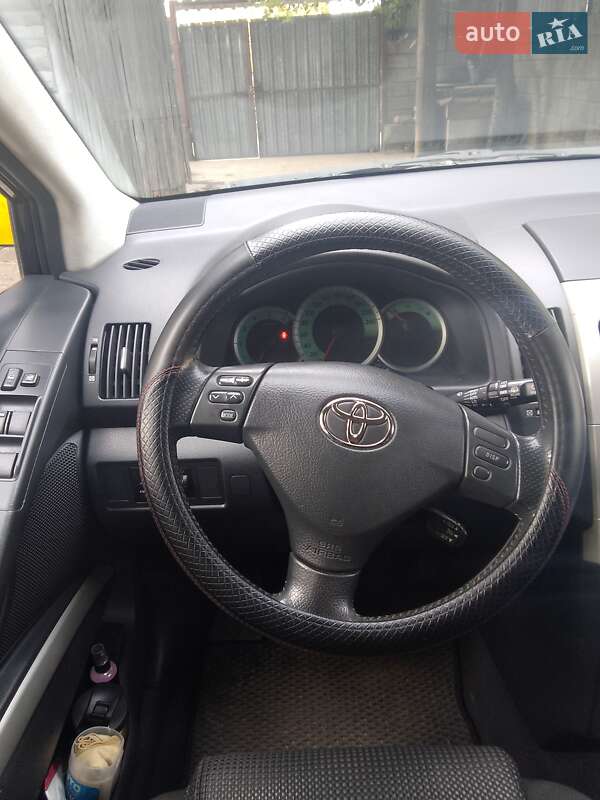 Мінівен Toyota Corolla Verso 2007 в Кривому Розі