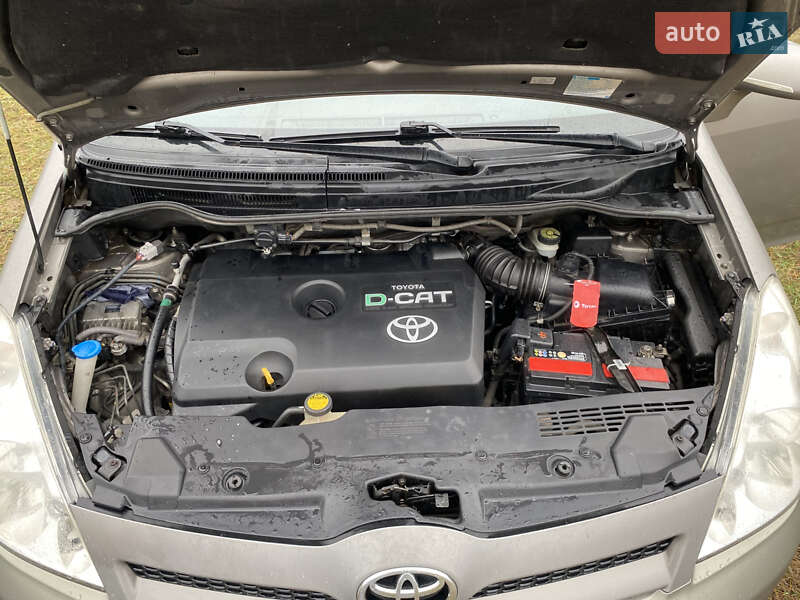 Минивэн Toyota Corolla Verso 2006 в Черкассах фото 5 Минивэн Toyota Corolla Verso 2006 в Черкассах